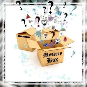 🔥 Posh Box 🔥 VINTAGE clothing + accessories